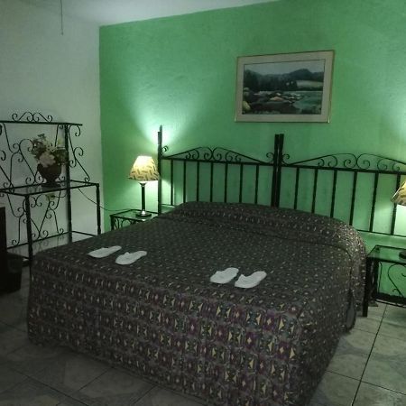 Hotel Rancho Viejo Chihuahua Kültér fotó